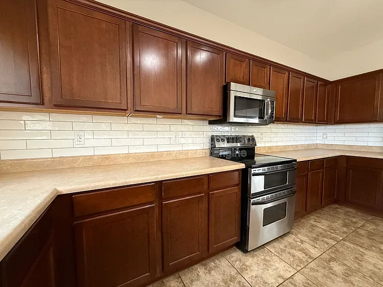 35828 N Zachary Rd — Photo 9