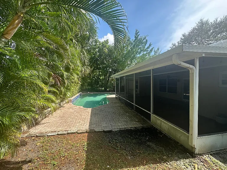 5503 NW 39th Ave — Photo 22