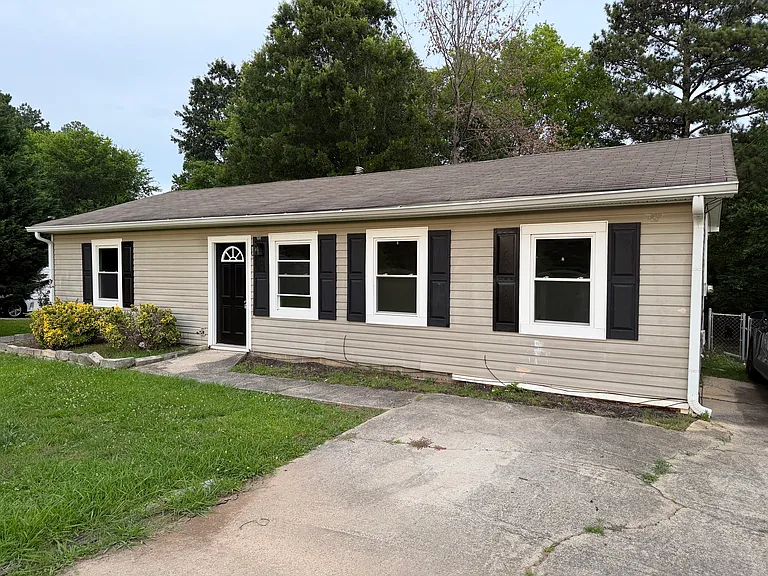 108 Old Grassdale Rd — Photo 2