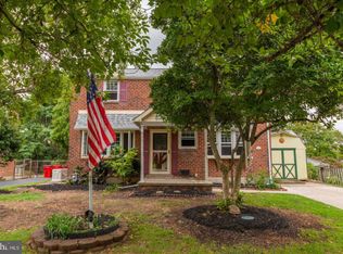 907 Cedar Ln, Norristown, PA 19401