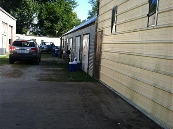 5th image of 105 N 3rd Ave