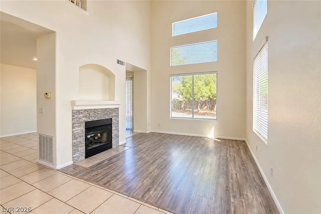 3 bed, 2.5 bath, 1745 sqft, $2,040 — Photo 3