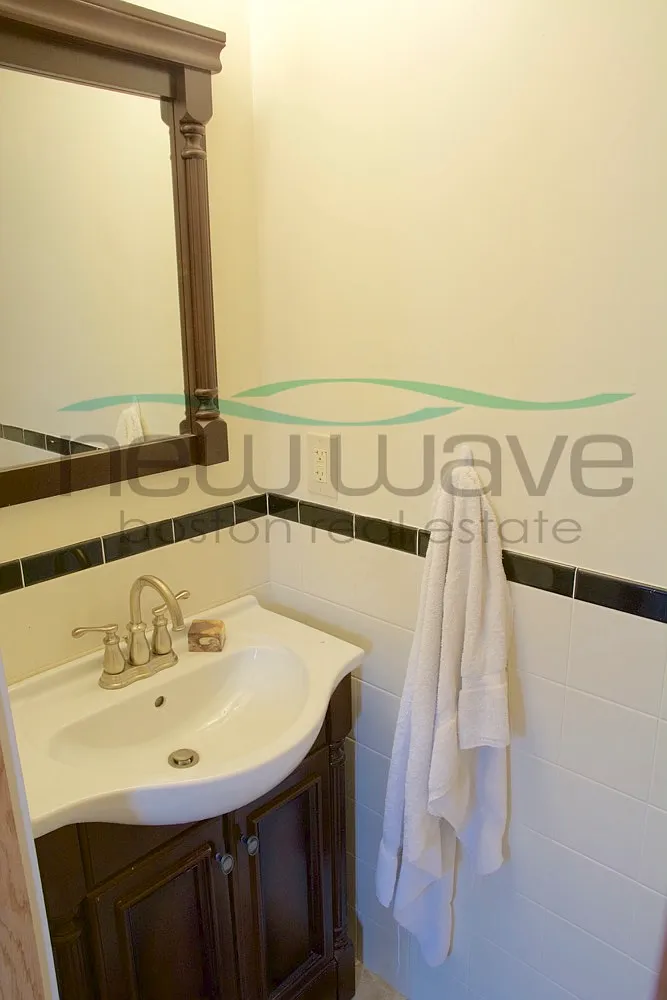 3 bed, 1000 sqft, $4,800 — Photo 4