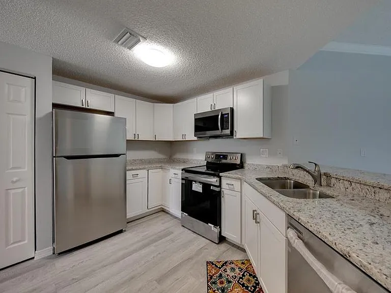 5601 Bentgrass Dr #10-113 — Photo 2