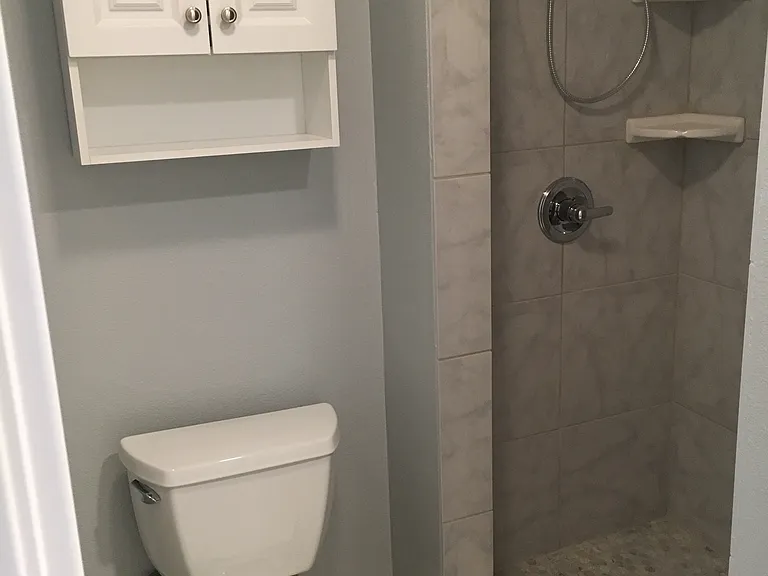 1028 Peach St — Photo 6