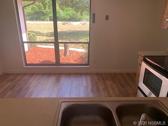 3rd image of 3505 Omni Cir