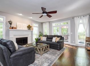 1315 Lake Point Dr, Matthews, NC 28104