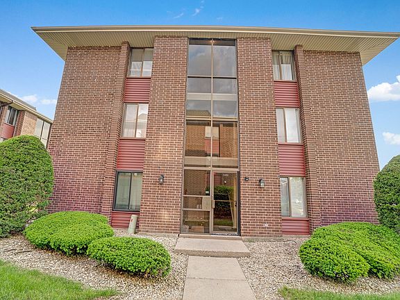 2nd image of 15808 Terrace Dr Unit Ro3