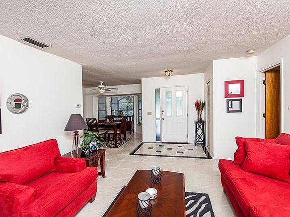 5th image of 131 Shady Pine Ln