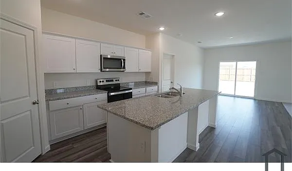 794 Yorkshire Dr — Photo 11