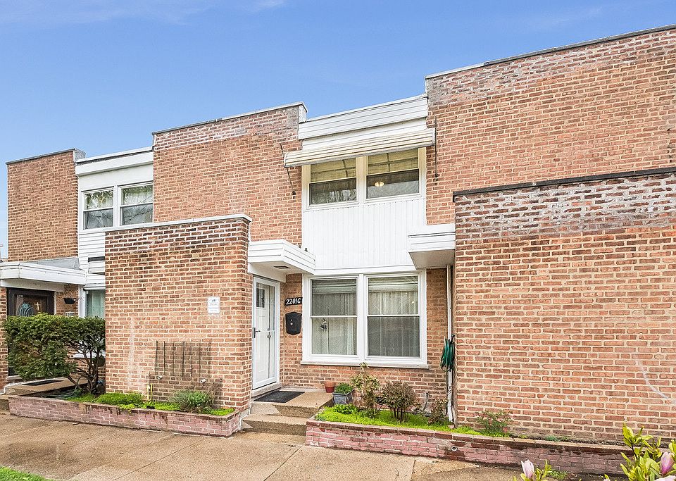 1st image of 2201 W Rosemont Ave #C