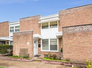 2201 W Rosemont Ave #C, Chicago, IL 60659