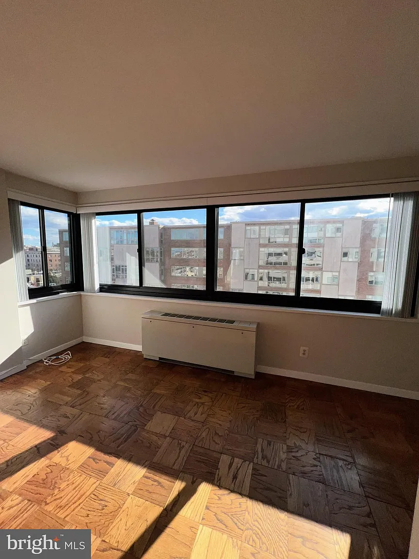 1601 18th St NW APT 811 photo 1