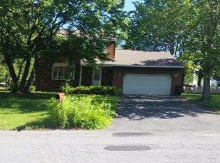6 Brookside Ct, Latham, NY 12110
