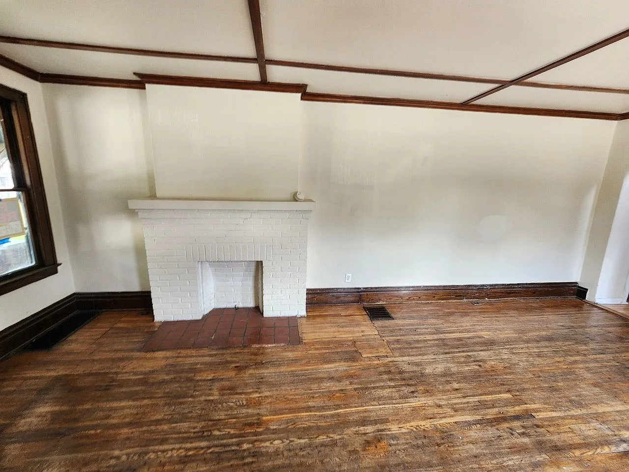 2 bed, 1.0 bath, 1100 sqft, $1,250 — Photo 2