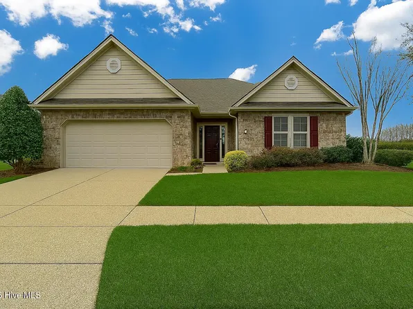 207 N Palm Drive, Winnabow, NC 28479