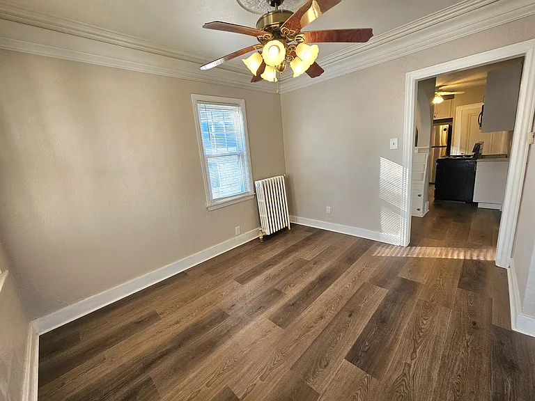 867 Farnham Ave — Photo 12