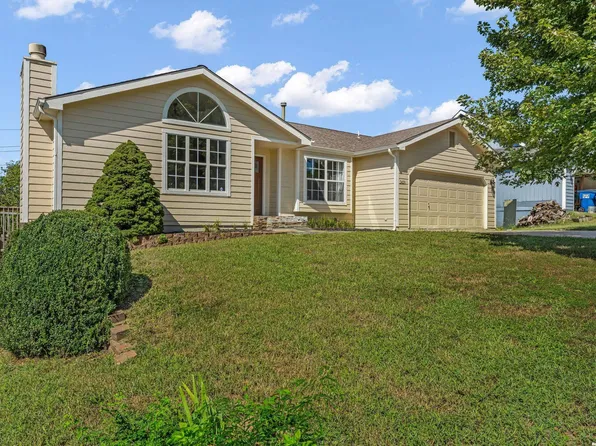 2429 Via Linda Dr, Lawrence, KS 66047