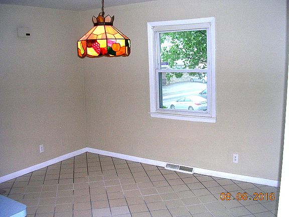 5th image of 2 Knollwood Dr