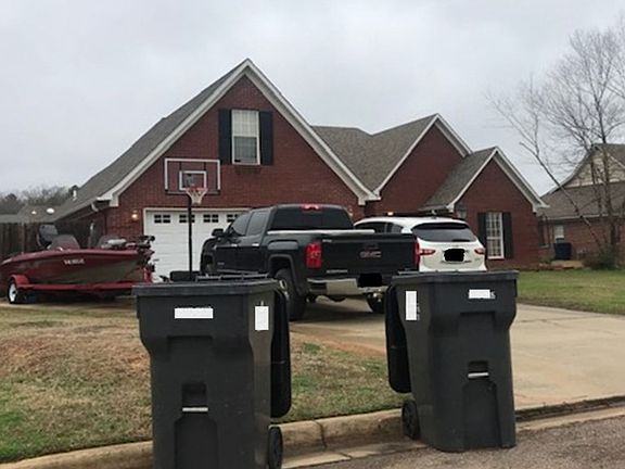 3rd image of 708 Savannah Dr