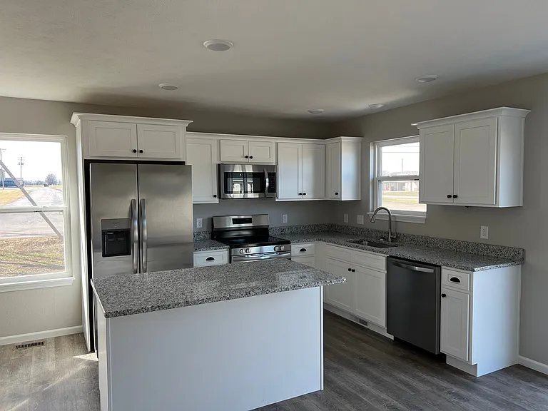 563-561 Goodman Dr #561 — Photo 4