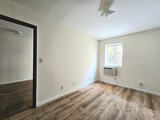 Rented by 18 REALTY | media 6