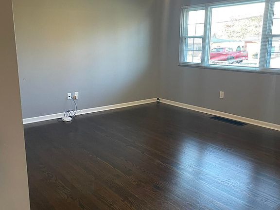 3rd image of 213 Roberta Ave