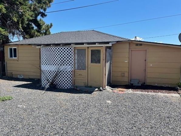 219 & 221 S California St, Dorris, CA 96023