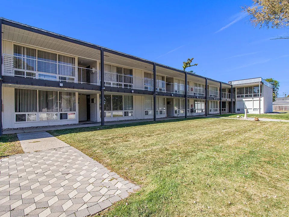 Altitude Apartments East