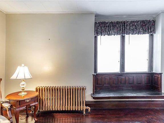 4th image of 489 N Ellsworth Ave