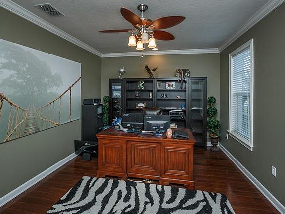 2nd image of 13630 Larsen Ln