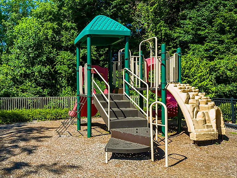 grand-reserve-orange-ct-playground