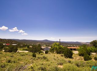 121 Rincon Loop Rd, Tijeras, NM 87059