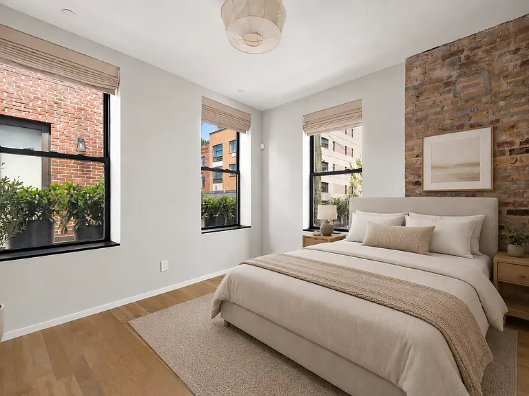 546 Court St #2 — Photo 8