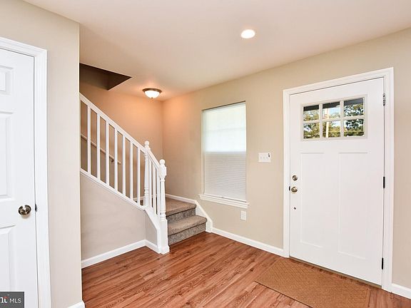4th image of 322 Myrtle Ave