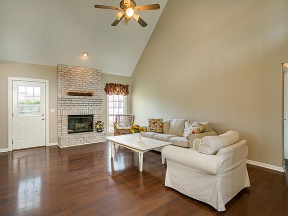 5th image of 1766 Lakemont Cir