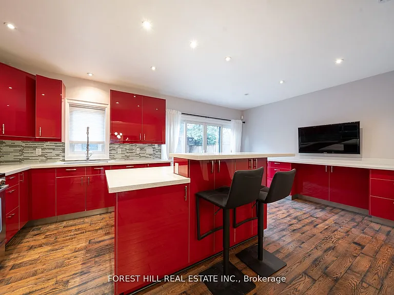 6 Aberdeen Ave — Photo 14