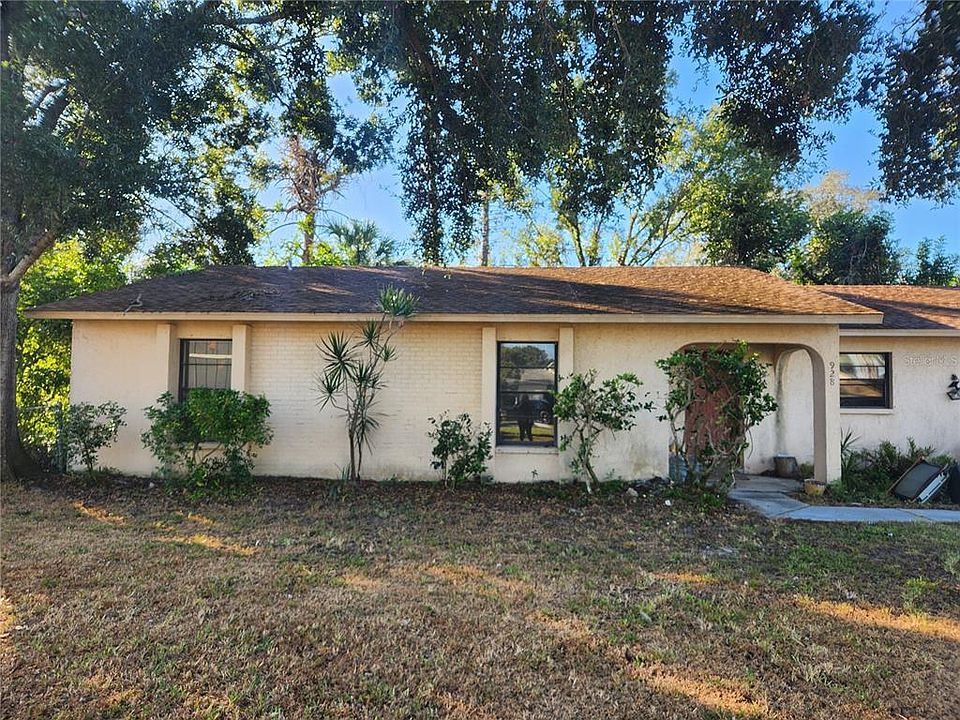 1st image of 928 CYPRESS WOOD LANE