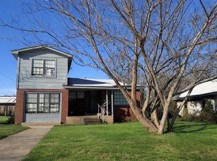 404 E Chickasaw St, Wynnewood, OK 73098