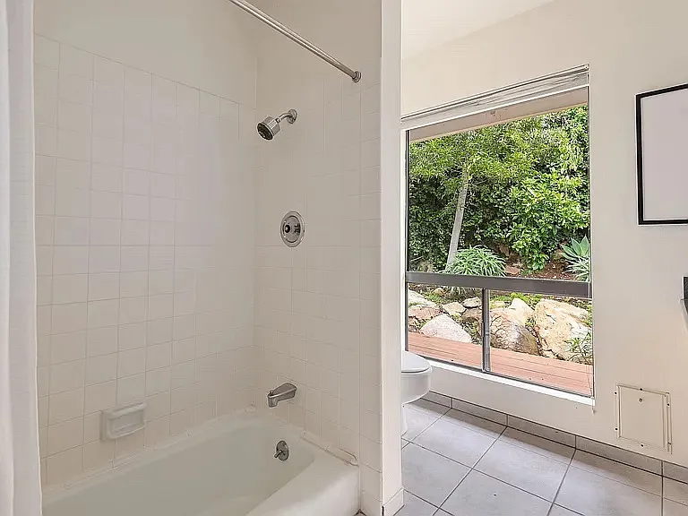 1810 Grand Ave — Photo 13
