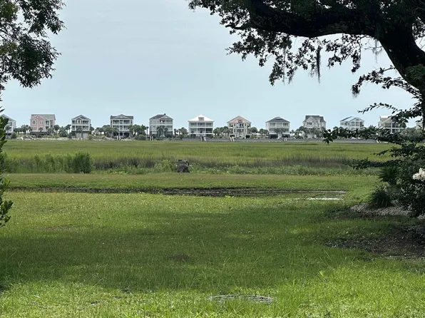 134 Enclave Pl., Pawleys Island, SC 29585