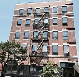 25 Carroll Street in Columbia St Waterfront District