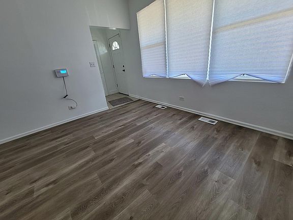 5th image of 8342 S Kingston Ave