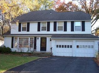 148 Berkely Rd, Elyria, OH 44035