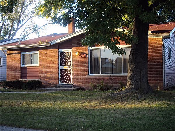 29142 York Front View