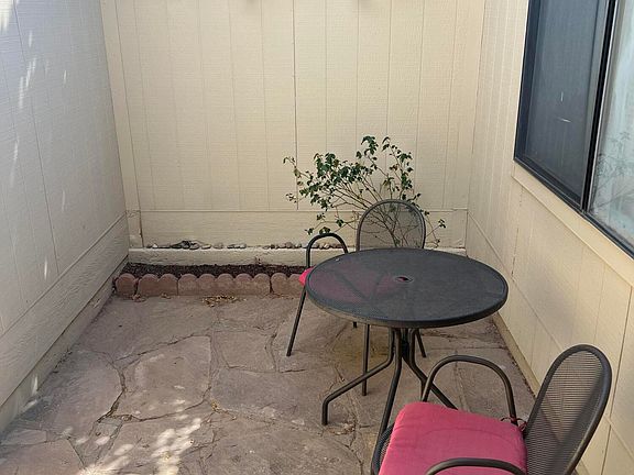 4th image of 2596 Harvard Dr SE