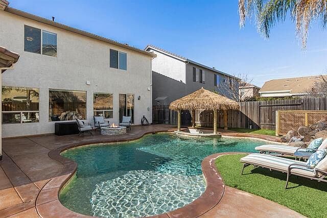 2nd image of 1834 Verrazona Dr