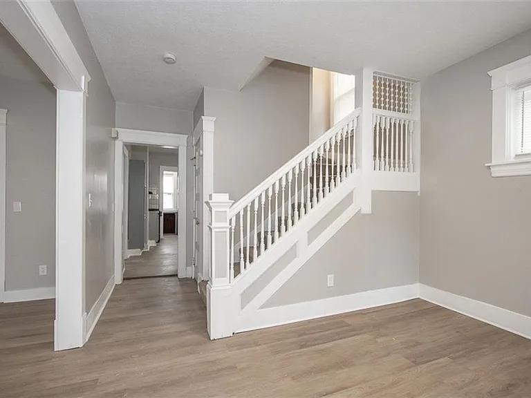 5614 Drake Ave — Photo 7
