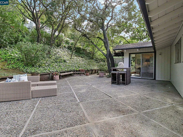 La Cuesta Rd — Photo 9