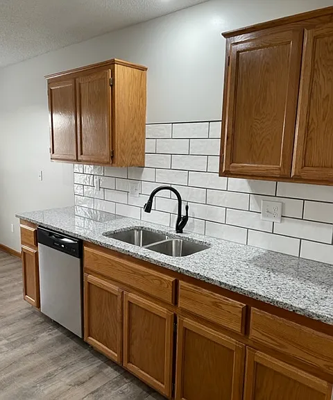 1420 Galway Ct — Photo 9